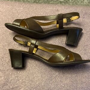 Elegant Brown Leather Women's Sandals